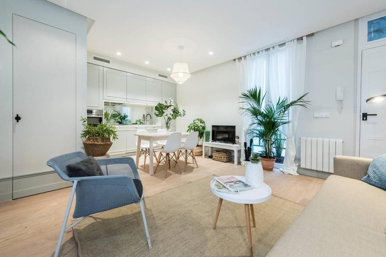 Explore Madrid From A Warm Apartment With Patio At A Newly Refurbished Manorial Building Exterior foto
